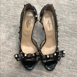 Valentino Lace Peep Toe Dorsay Rockstud Bow Pumps
